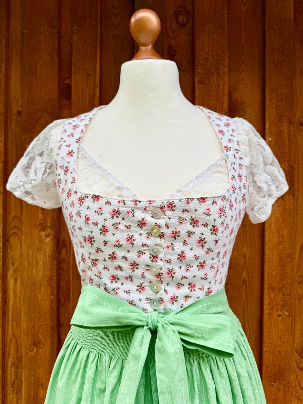 White with Roses - 90's Dirndl (Size 12-14)